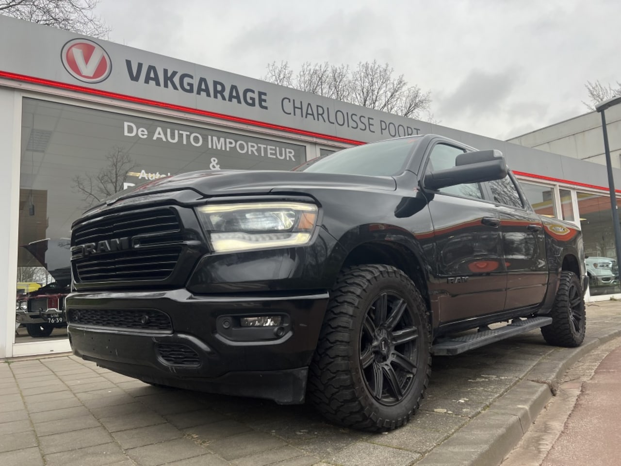 Dodge Ram 1500 - SPORT PANO 12 INCH NAVI LEER 48950.00 NETTO - AutoWereld.nl