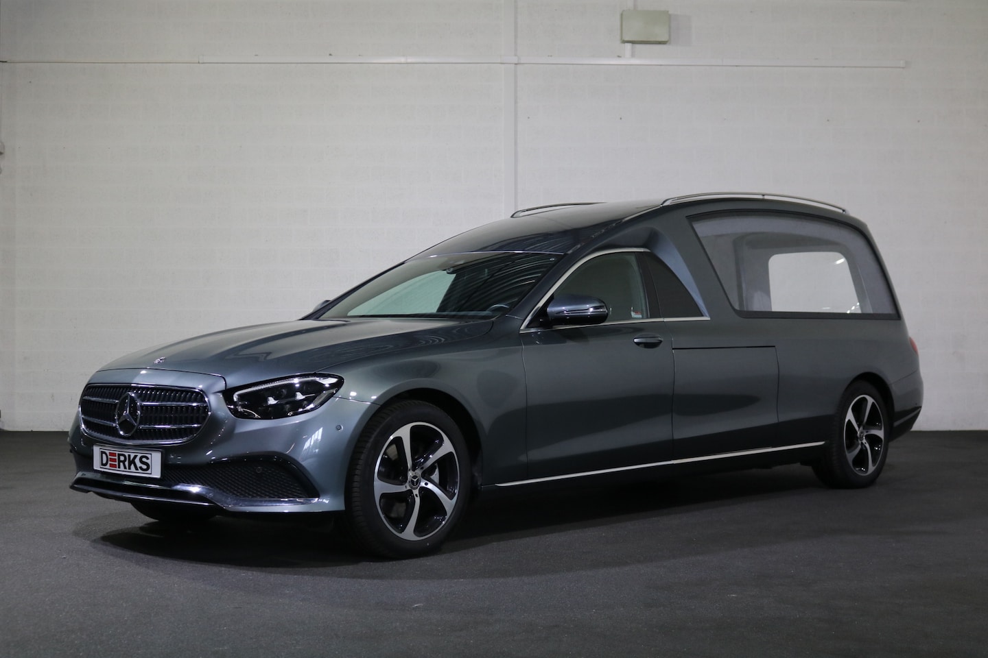 Mercedes-Benz E-klasse - E200T Glaswagen Begrafeniswagen - AutoWereld.nl