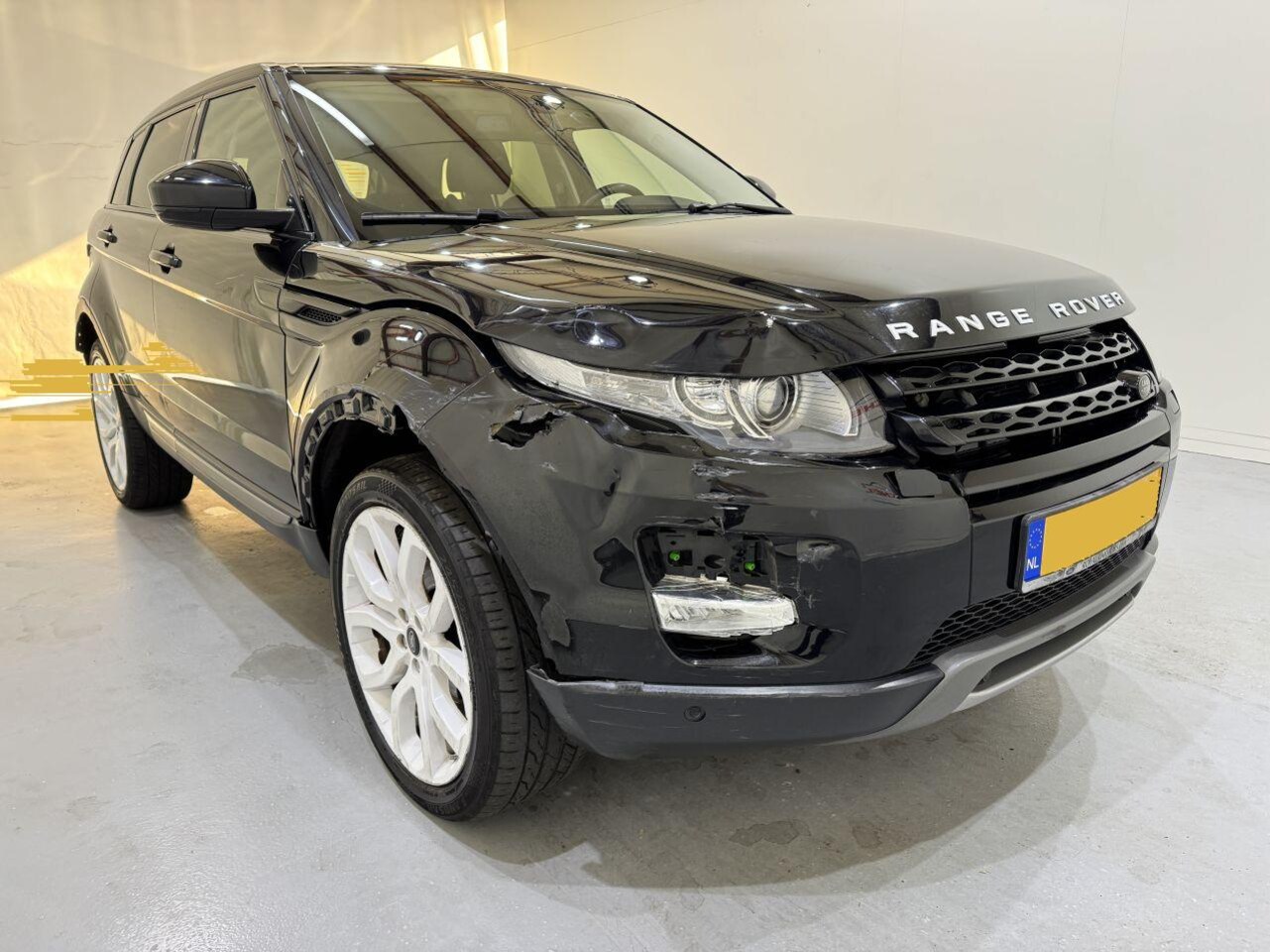 Land Rover Range Rover Evoque - 2.2 TD4 4WD Prestige Aut. - AutoWereld.nl