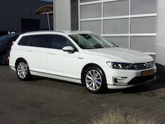 Volkswagen Passat Variant - 1.4 TSI GTE Connected Series Navi/Clima/Cruise