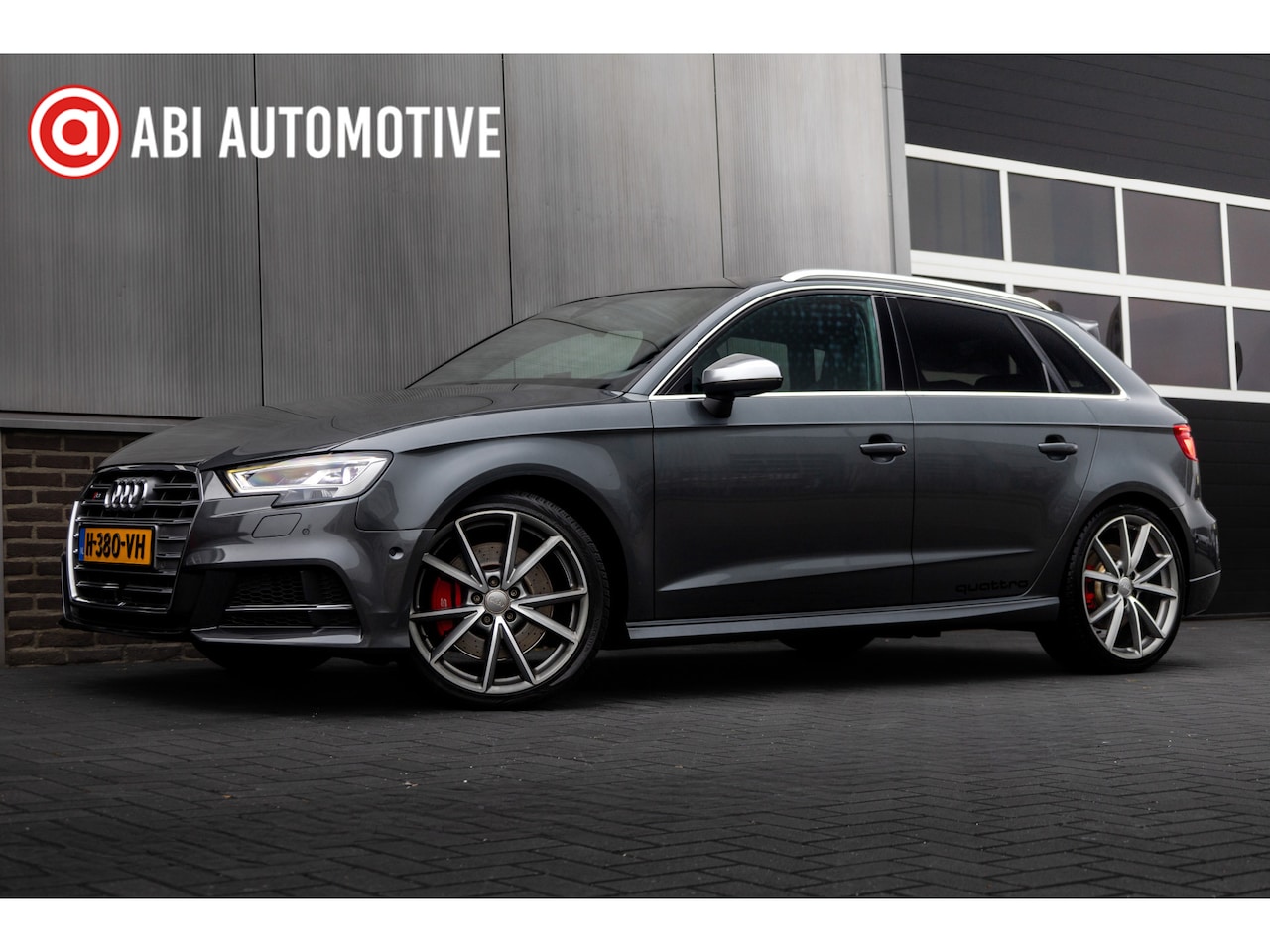 Audi S3 - Sportback 2.0 TFSI 310 pk S3 Quattro S-Line / Face-Lift/ Pano-Dak/ Matrix-LED/ Virtual/ B& - AutoWereld.nl