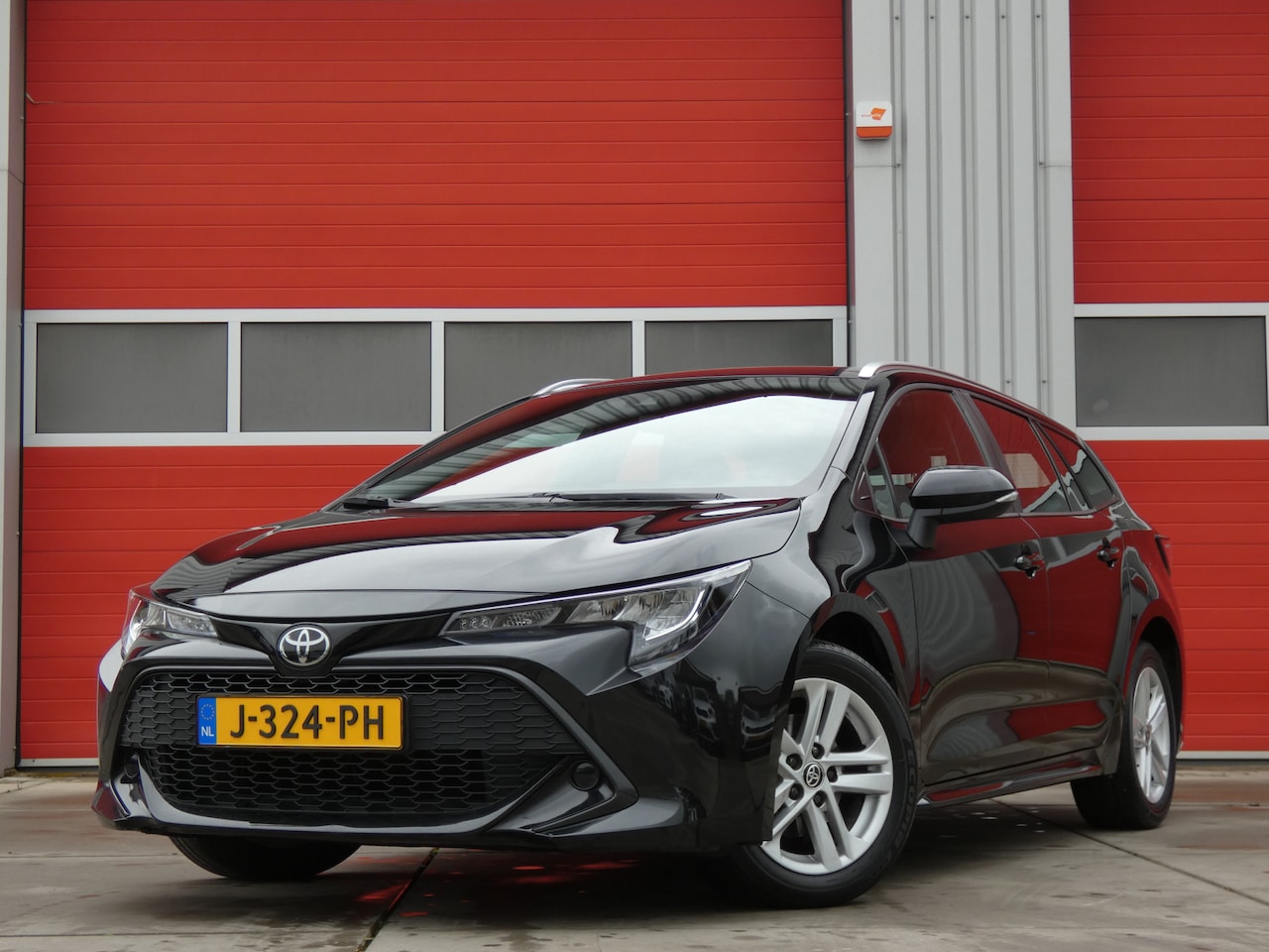 Toyota Corolla Touring Sports - 1.2 Turbo Active/ lage km/ zeer mooi! - AutoWereld.nl