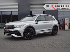 Volkswagen Tiguan - 1.5 TSI DSG R-Line Black Panodak/Leer/20LM/ Trekhaak/Harman kard