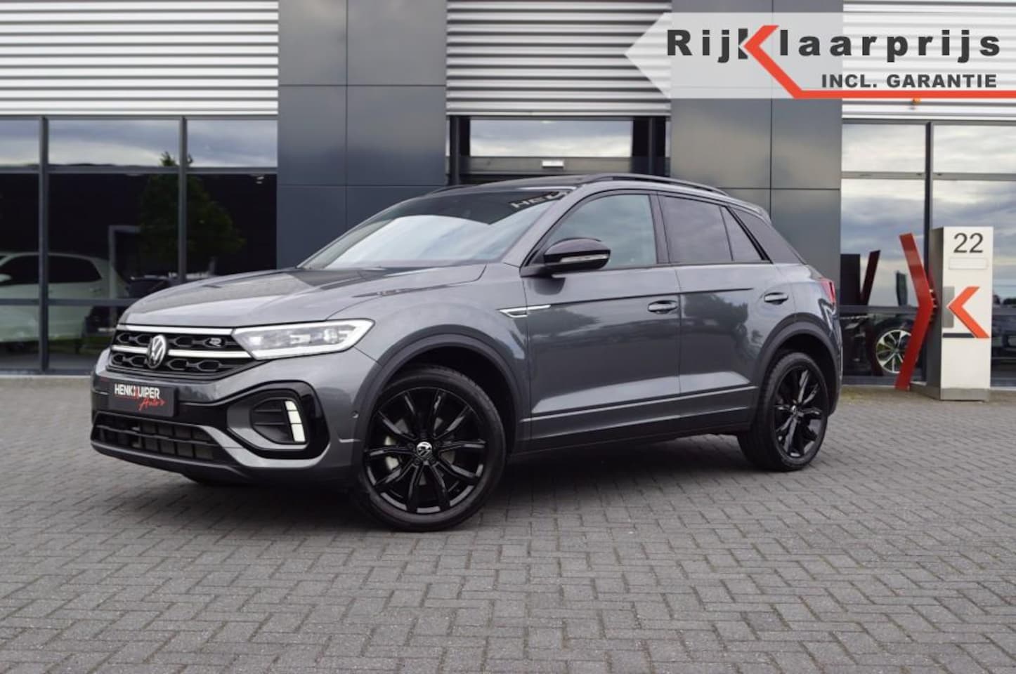 Volkswagen T-Roc - 1.5 TSI DSG R-Line /Panodak/Black style /Camera/Trekhaak afnb. - AutoWereld.nl