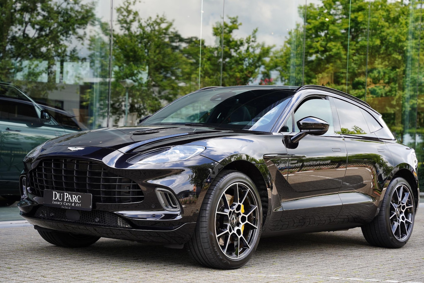 Aston Martin DBX - 4.0 V8 First Edition Night Pack - AutoWereld.nl