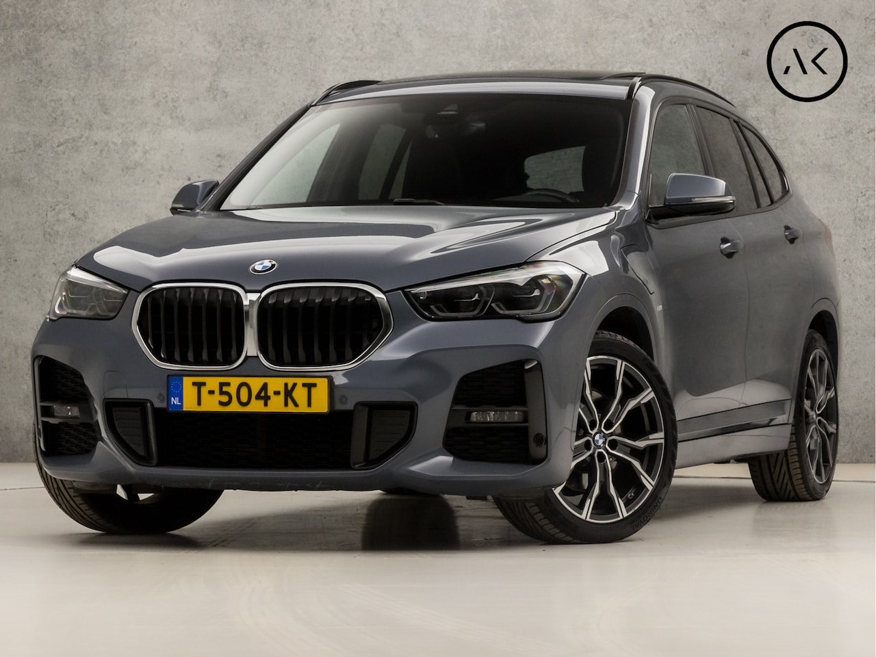 BMW X1 - xDrive25e High Executive M Sport 221Pk Automaat (PANORAMADAK, M PAKKET, GROOT NAVI, MEMORY - AutoWereld.nl