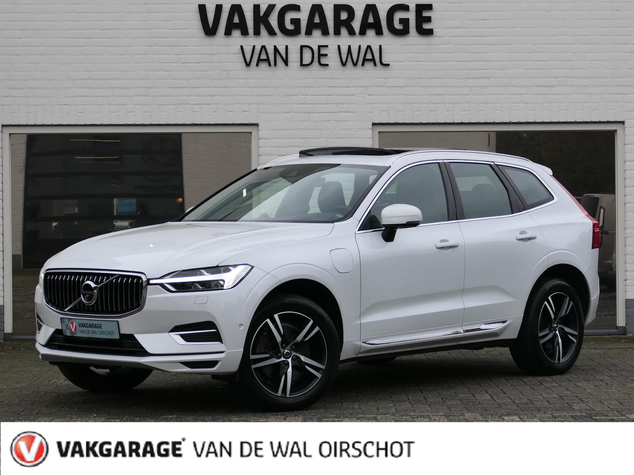 Volvo XC60 - 2.0 T8 Twin Engine AWD Inscription | Luchtvering | Bowers & Wilkens | 360°-camera | Stoelv - AutoWereld.nl