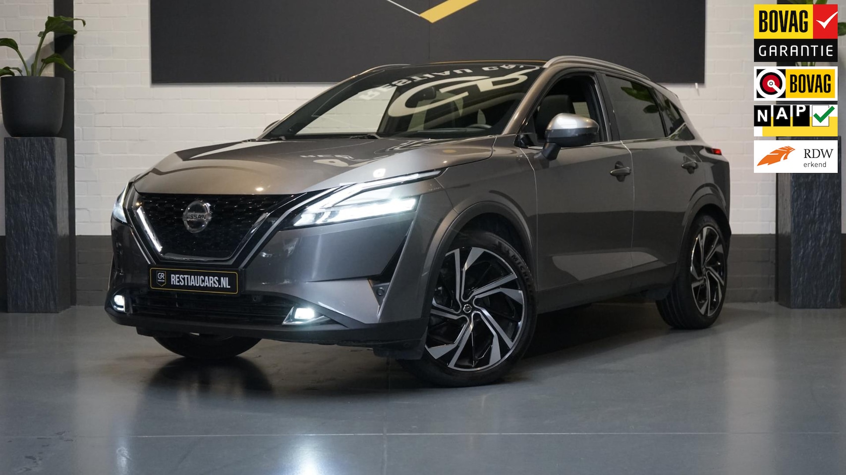 Nissan Qashqai - 1.3 MHEV Tekna Plus 360 CAMERA-BOSE-VOLLEDER-MEMORY -KEYLESS-PANO-WINTERPAKKET - AutoWereld.nl