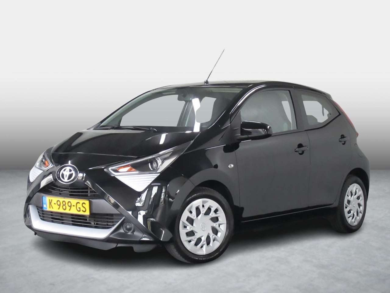 Toyota Aygo - 1.0 VVT-i x-play Navi Camera - AutoWereld.nl