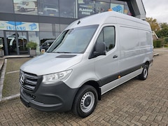 Mercedes-Benz Sprinter - 316 CDI L2-H2 Automaat * 3, 5t trekgewicht * Navi * Camera * MBUX