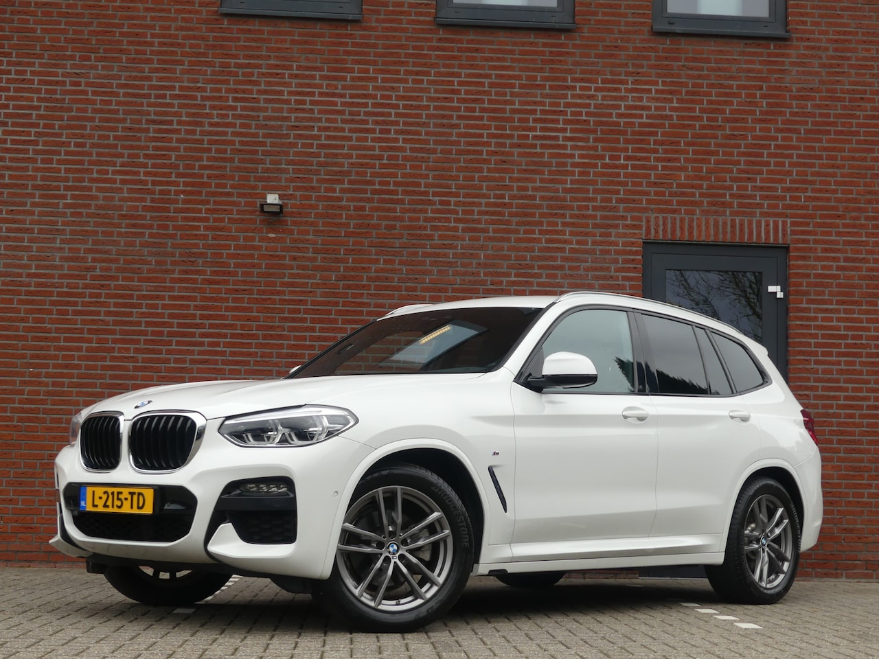 BMW X3 - xDrive20i M-Sport / Slechts 13000km! - AutoWereld.nl