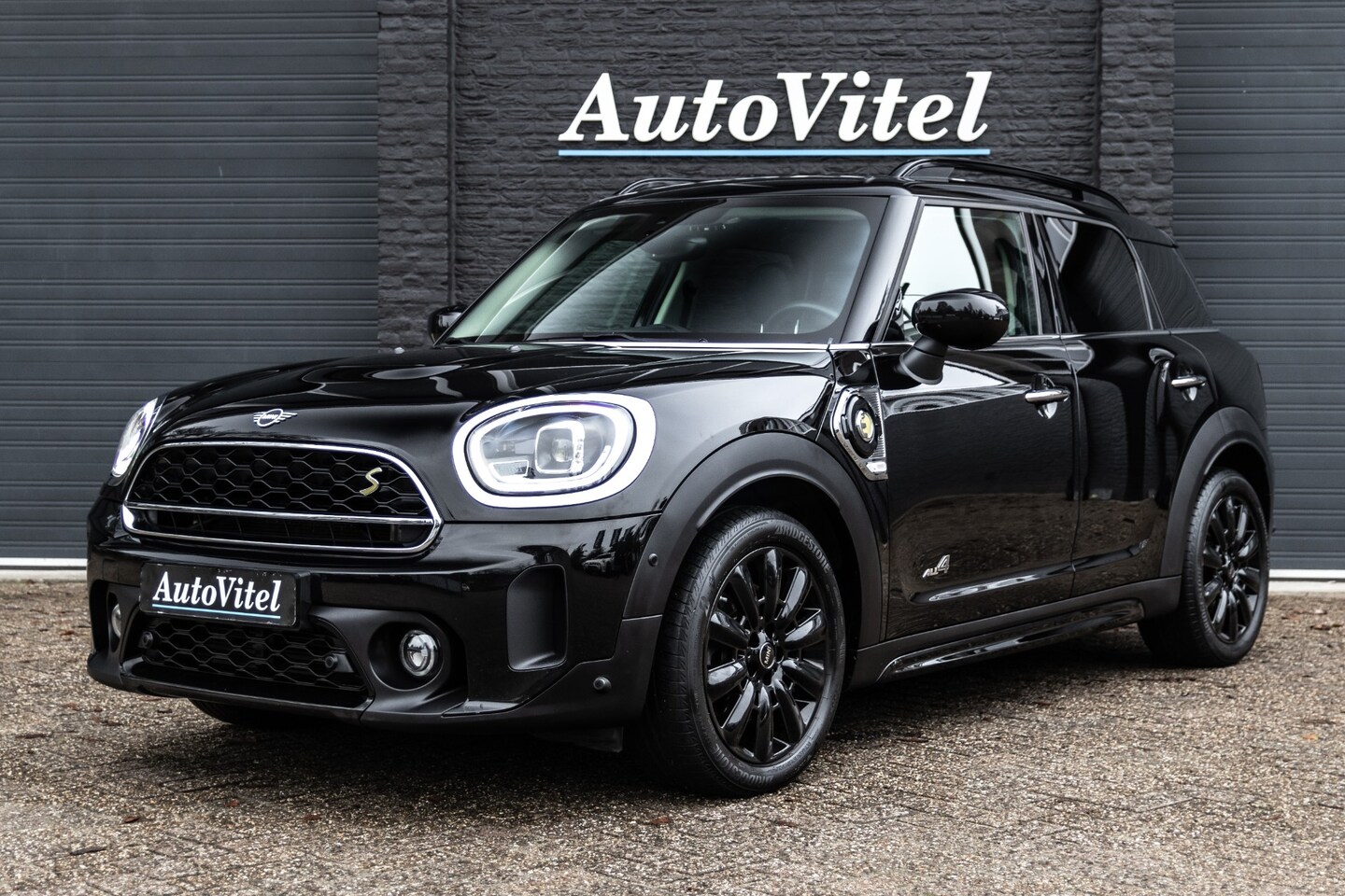 MINI Countryman - Mini Cooper SE Classic Trim ALL4 Steptronic | Panodak | Camera | Sportstoelen | Comfort Ac - AutoWereld.nl