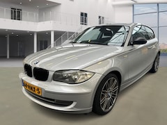 BMW 1-serie - 118i Business Line/6BAK/CARBON