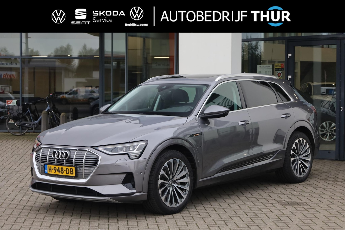 Audi e-tron - e-tron 50 quattro Launch edition plus e-tron 50 quattro Launch edition plus 71 kWh 313PK / 230kW, Panoramadak, 20" LMV, trekhaak - AutoWereld.nl