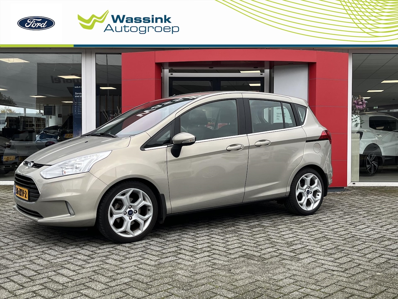 Ford B-Max - 1.6 Ti-VCT 105PK Automaat Titanium | Climatronic | Verwarmbare half lederen stoelen | Park - AutoWereld.nl