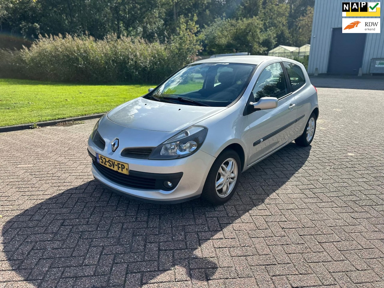 Renault Clio - 1.4-16V Dynamique Luxe/APK TOT 14-10-2025 - AutoWereld.nl