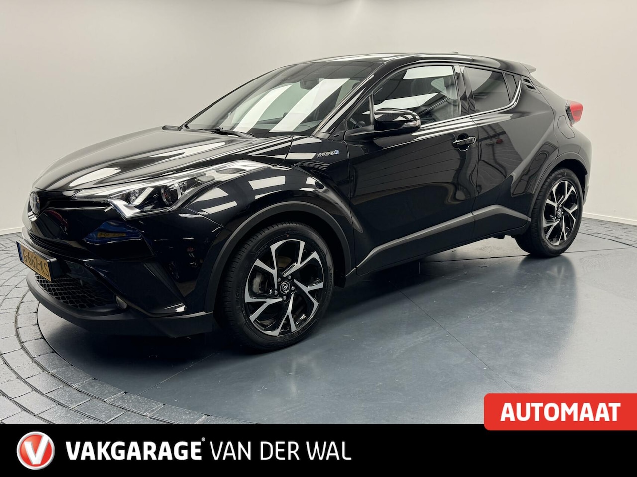 Toyota C-HR - 1.8i Hybrid Automaat-Navigatie-Adap.Cr.contr-Clima-Camera-Stoelverwarming-Lm18''velgen - AutoWereld.nl