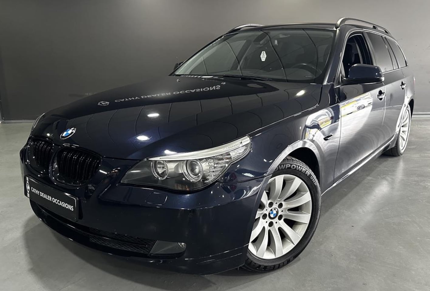 BMW 5-serie Touring - 520i Automaat Corporate Business Line Leder Xenon NAV LMV Cruise - AutoWereld.nl