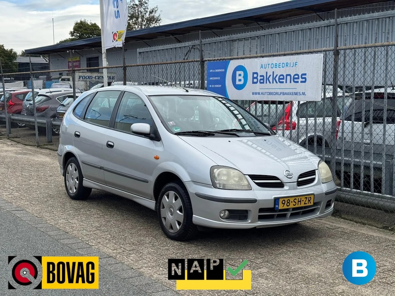 Nissan Almera Tino - 1.8 Acenta | Camera | Airco | Trekhaak - AutoWereld.nl