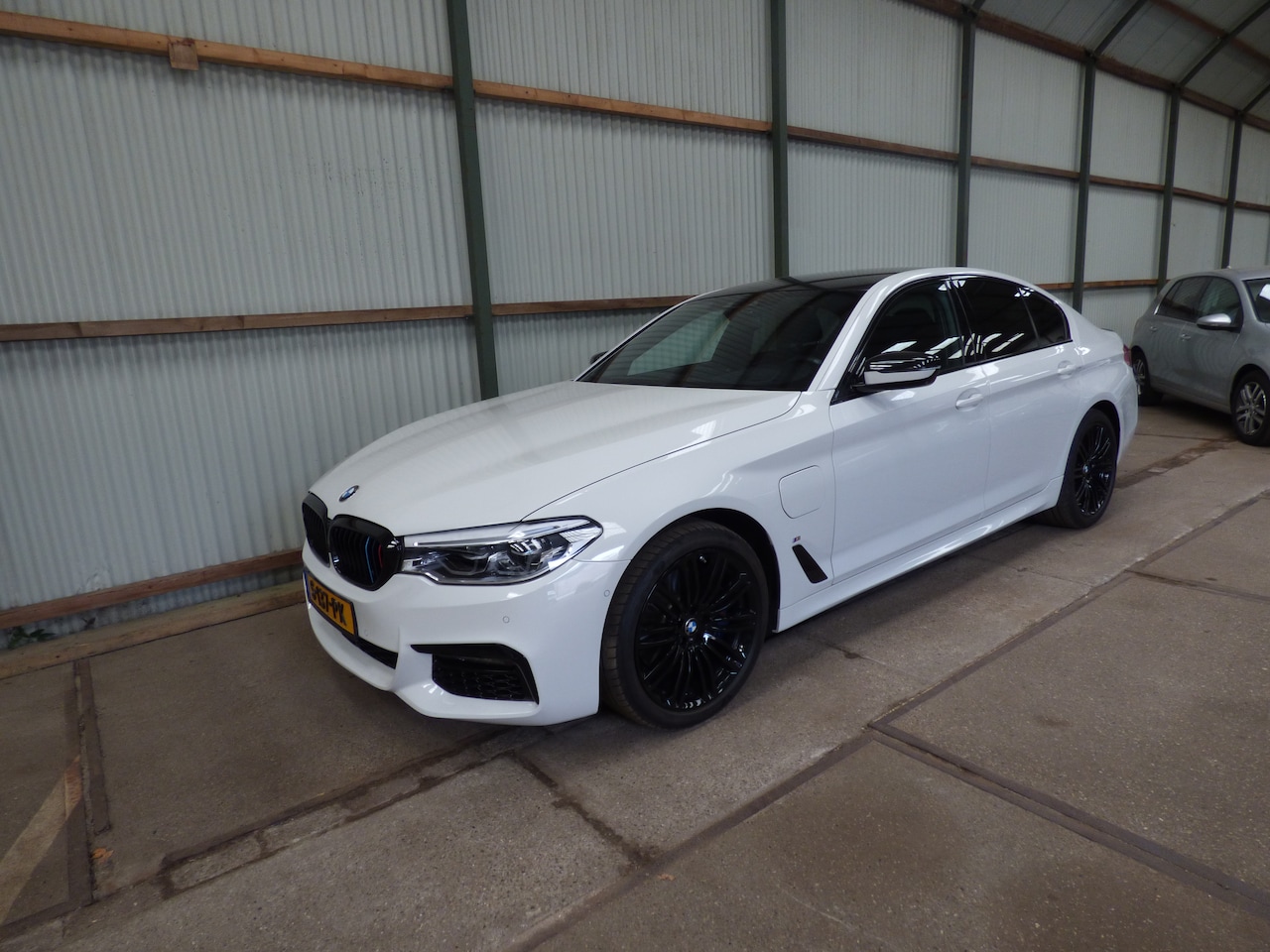 BMW 5-serie - 530e iPerformance High Executive Edition - AutoWereld.nl