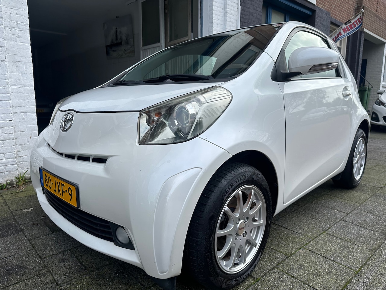 Toyota iQ - 1.0 VVTi Aspiration Clima Keyless Nieuwe Koppeling - AutoWereld.nl