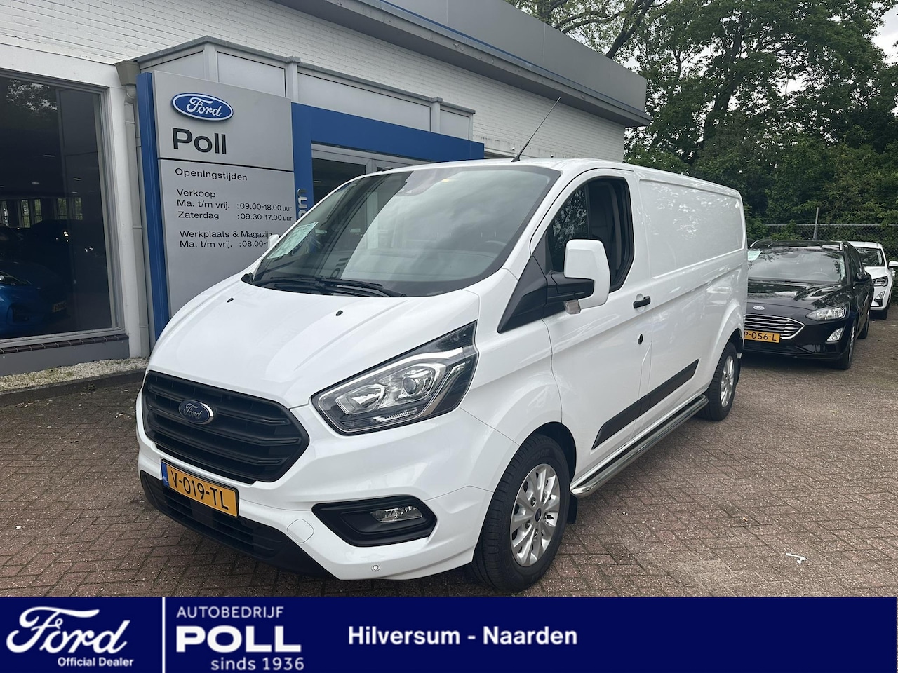 Ford Transit Custom - 130pk L2 Limited Navi Camera Trekhaak Winter pack Dodehoek Side-Bars Dealeronderhouden - AutoWereld.nl