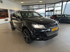 Volkswagen Touareg - 3.0 TDI R-line