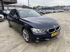 BMW 3-serie - 320i High Executive