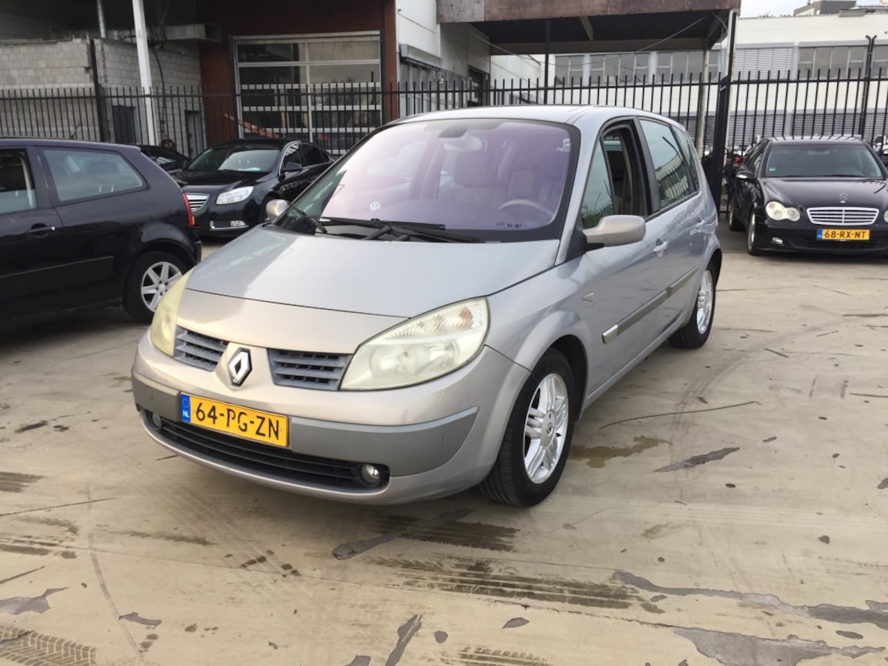 Renault Scénic - 1.6-16V Priv. Comf. - AutoWereld.nl