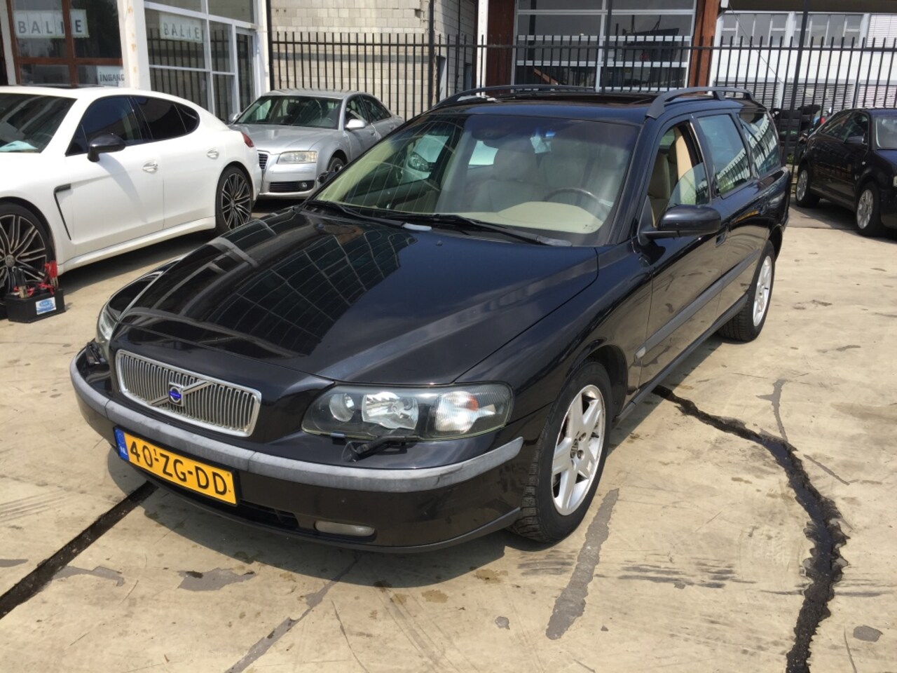 Volvo V70 - 2.4 D5 Geartronic 2.4 D5 Geartronic - AutoWereld.nl