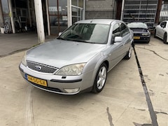 Ford Mondeo - 2.0-16V Platinum