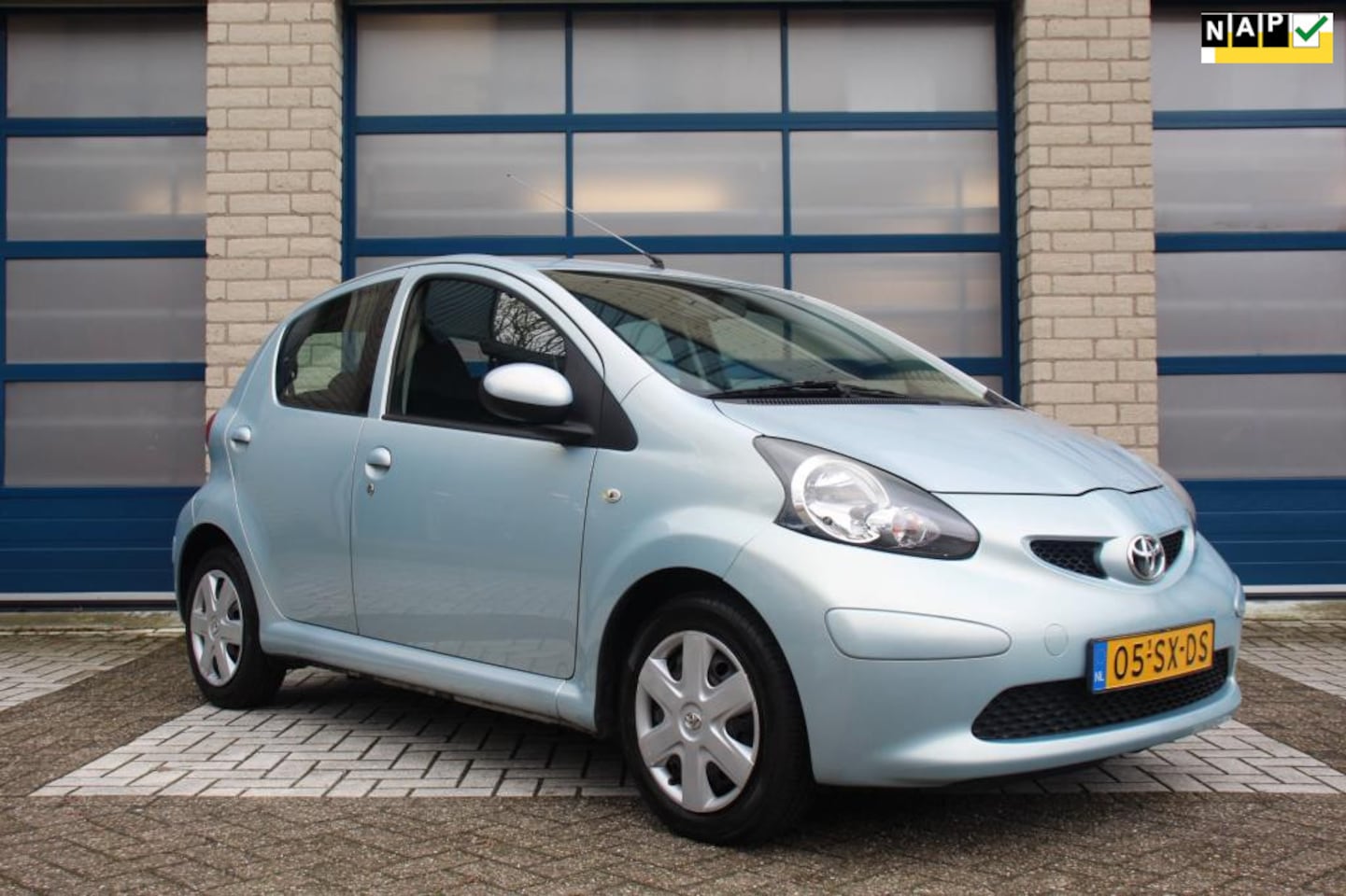 Toyota Aygo - 1.0-12V + 5drs Airco - Isofix - Aux + Bluetooth - Dealer onderhouden - AutoWereld.nl