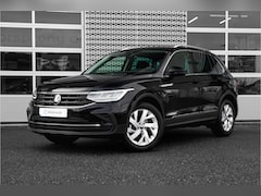 Volkswagen Tiguan - 1.5 TSI Life DSG | Automaat | Zwenkbare Trekhaak | Winterpakket | Carplay | 18" inch