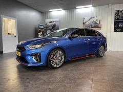 Kia Pro cee'd - ProCeed 1.6 T-GDI GT Sportstoelen, Navigatie, Half lederen bekleding