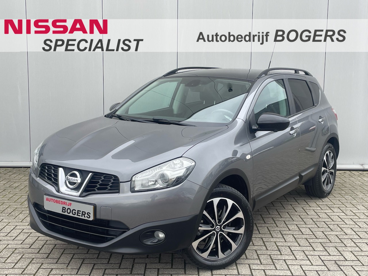 Nissan Qashqai - 1.6 360 Navigatie, Panoramadak, Climate Control, Cruise Control, Afn.Trekhaak, 360 Camera, - AutoWereld.nl