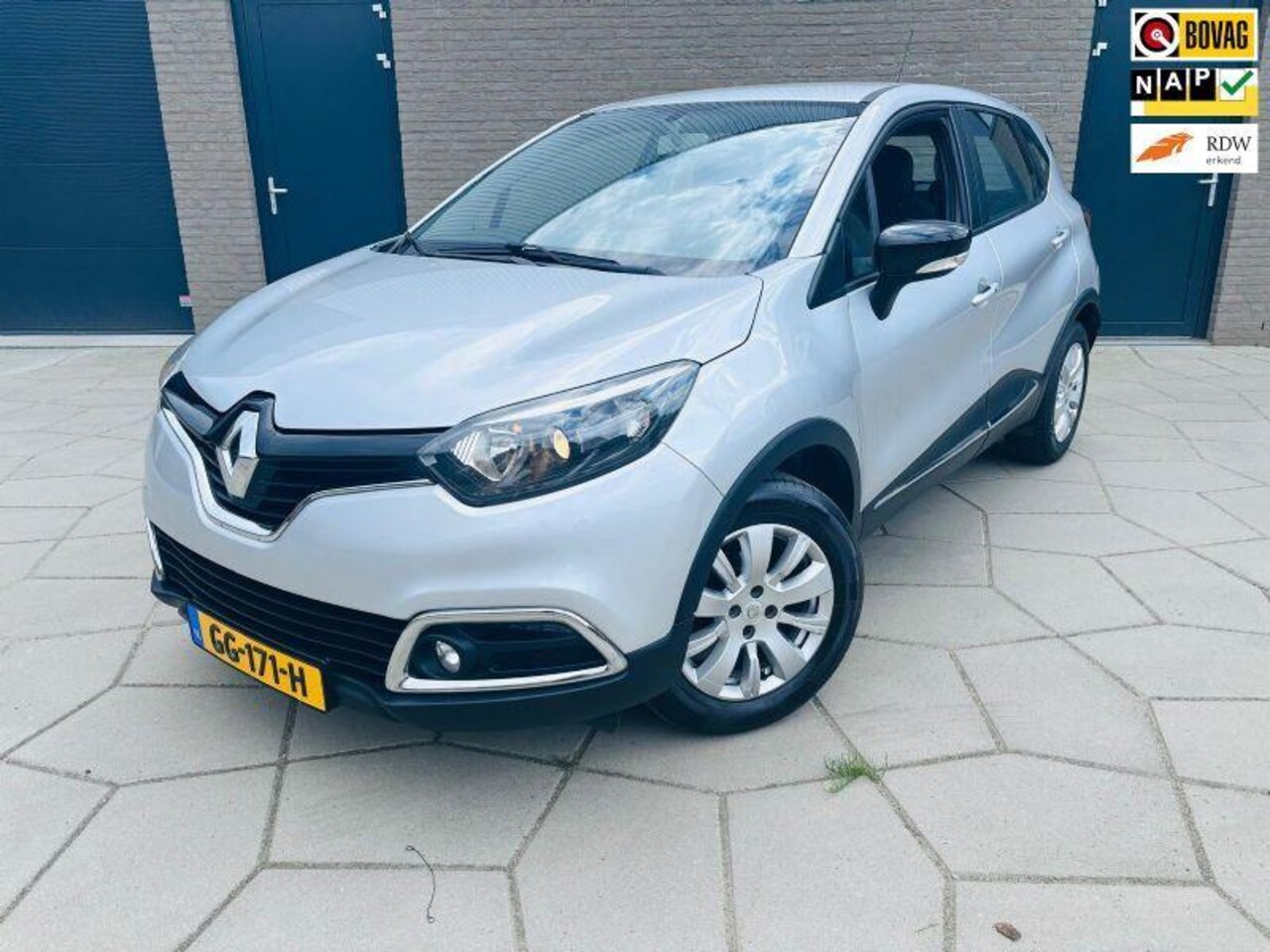 Renault Captur - 0.9 TCe Expression|AIRCO|HOGE Instap|Trekhaak|10 Spaaks lichtmetaal met 16 inch banden - AutoWereld.nl