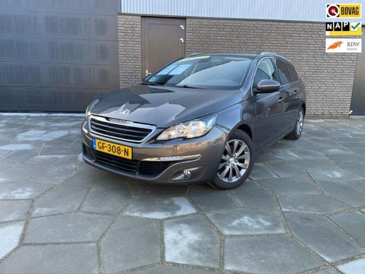 Peugeot 308 SW - 1.2 VTi Style|Climate-Control|Pano-Dak|Dak-Rails|Groot scherm en privacy glas - AutoWereld.nl