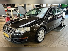 Volkswagen Passat - 1.6 FSI Trendline