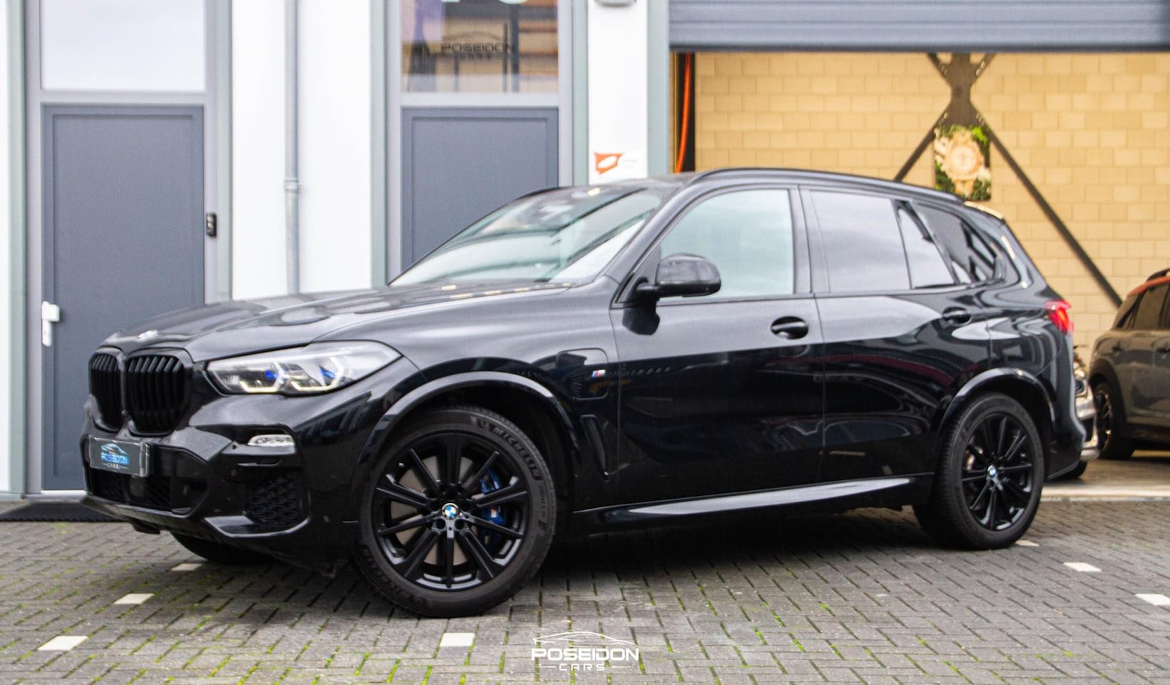 BMW X5 - XDrive45e ORIG NL | M-PAKKET | PANO | BOWERS&WILKINS | LUCHTVERING | STUURVERWARMING | BOM - AutoWereld.nl