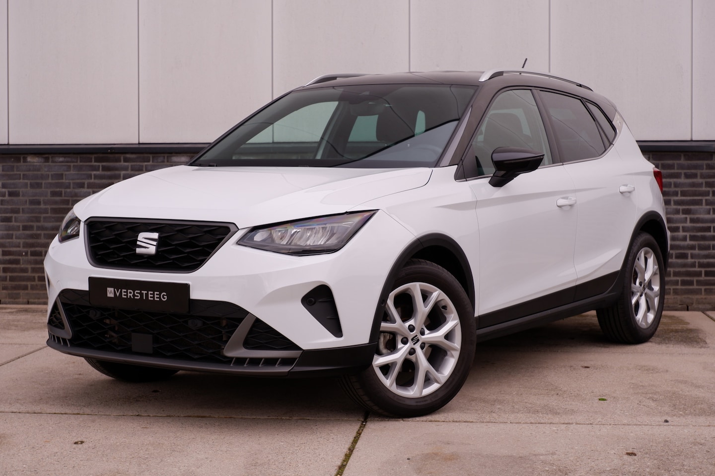 Seat Arona - 1.0 TSI FR Business Connect | LED | ACC | Camera | Carplay | PDC - AutoWereld.nl