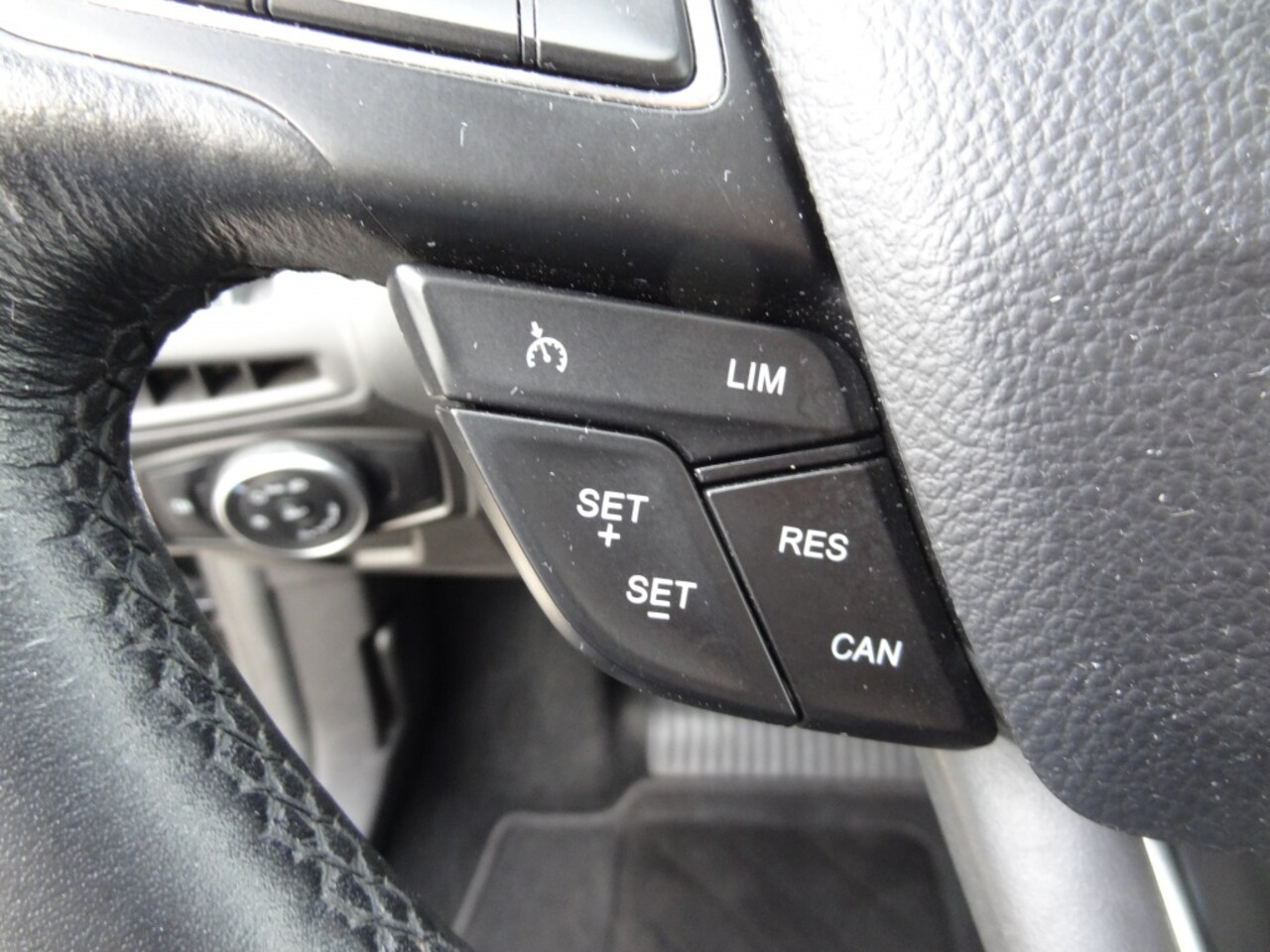 Ford Focus Wagon - 1.0 Edition Navigatie/Parkeersensoren