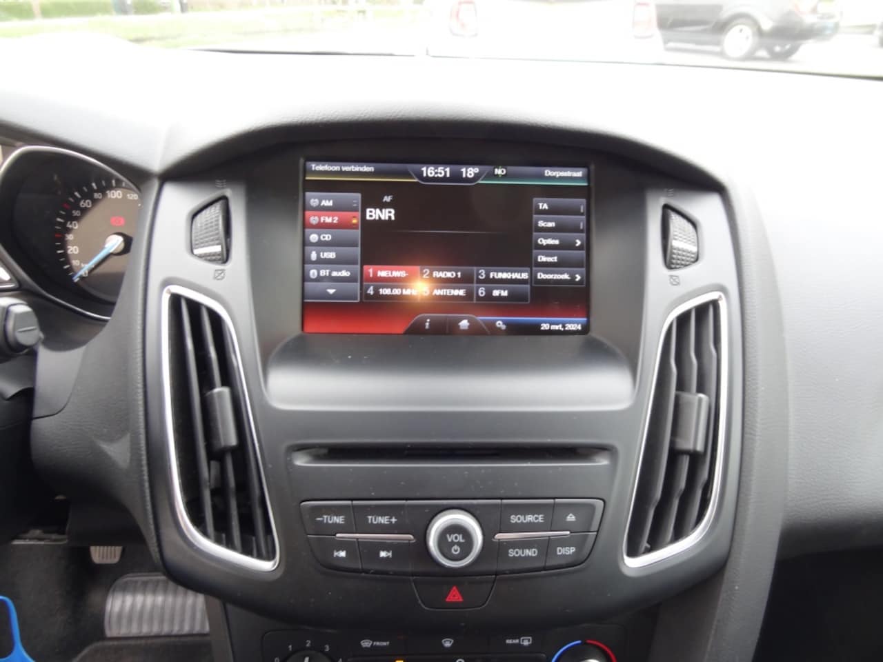 Ford Focus Wagon - 1.0 Edition Navigatie/Parkeersensoren