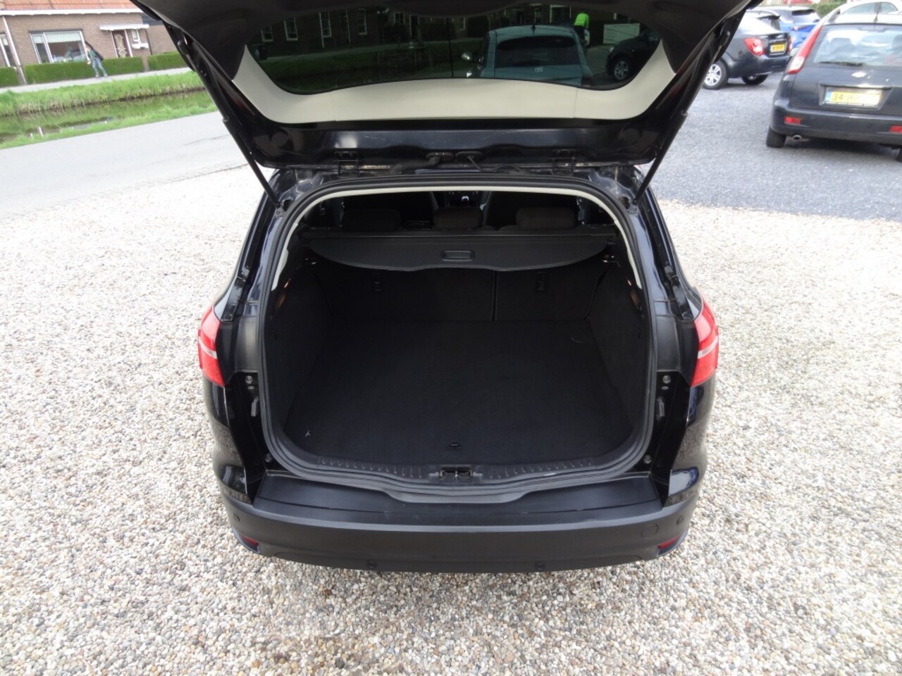 Ford Focus Wagon - 1.0 Edition Navigatie/Parkeersensoren