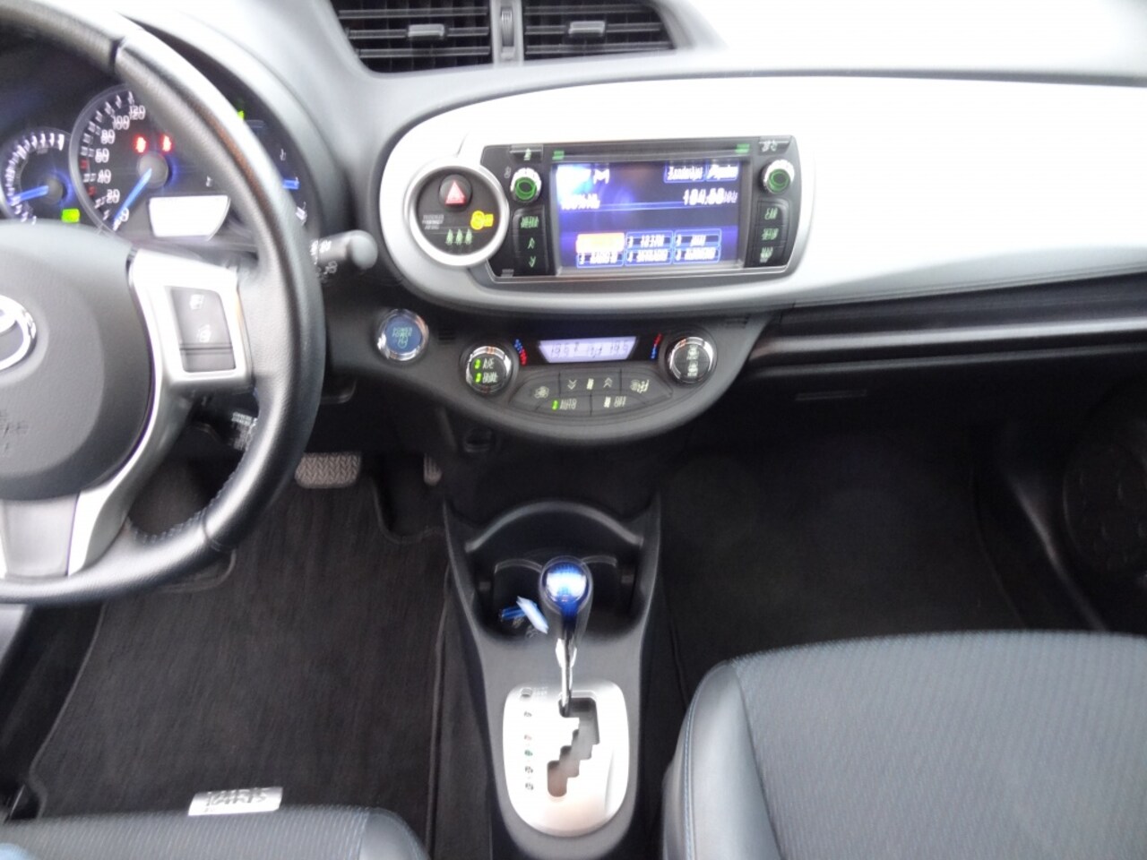 Toyota Yaris - 1.5 Full Hybrid Dynamic 1.5 Full Hybrid Dynamic