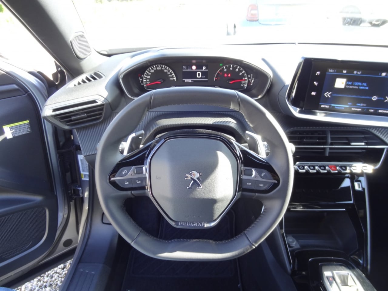 Peugeot 2008 - 130PK Aut. Allure Navigatie/Camera