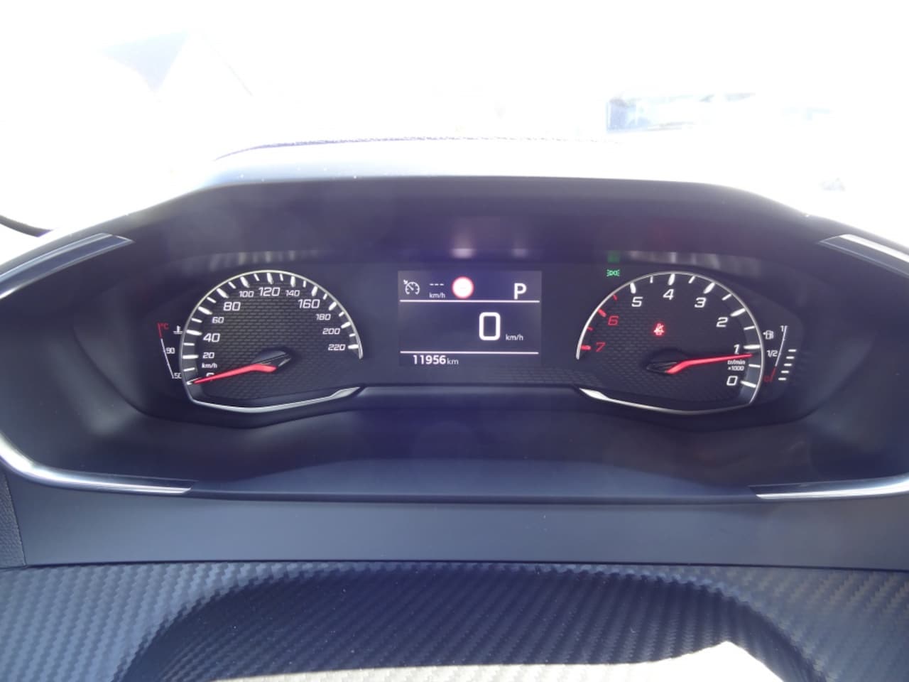 Peugeot 2008 - 130PK Aut. Allure Navigatie/Camera