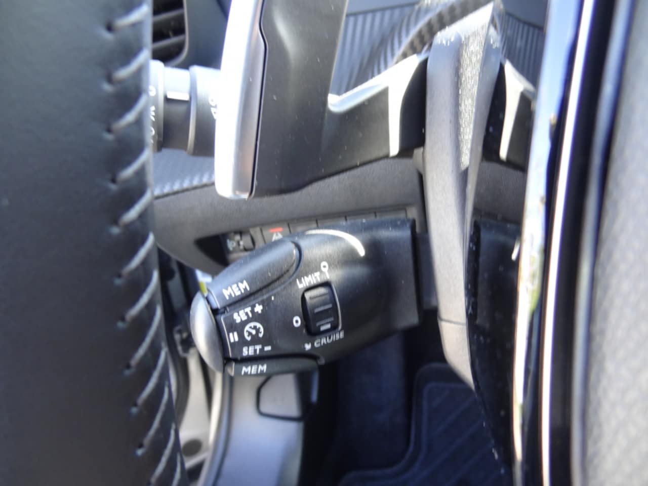 Peugeot 2008 - 130PK Aut. Allure Navigatie/Camera