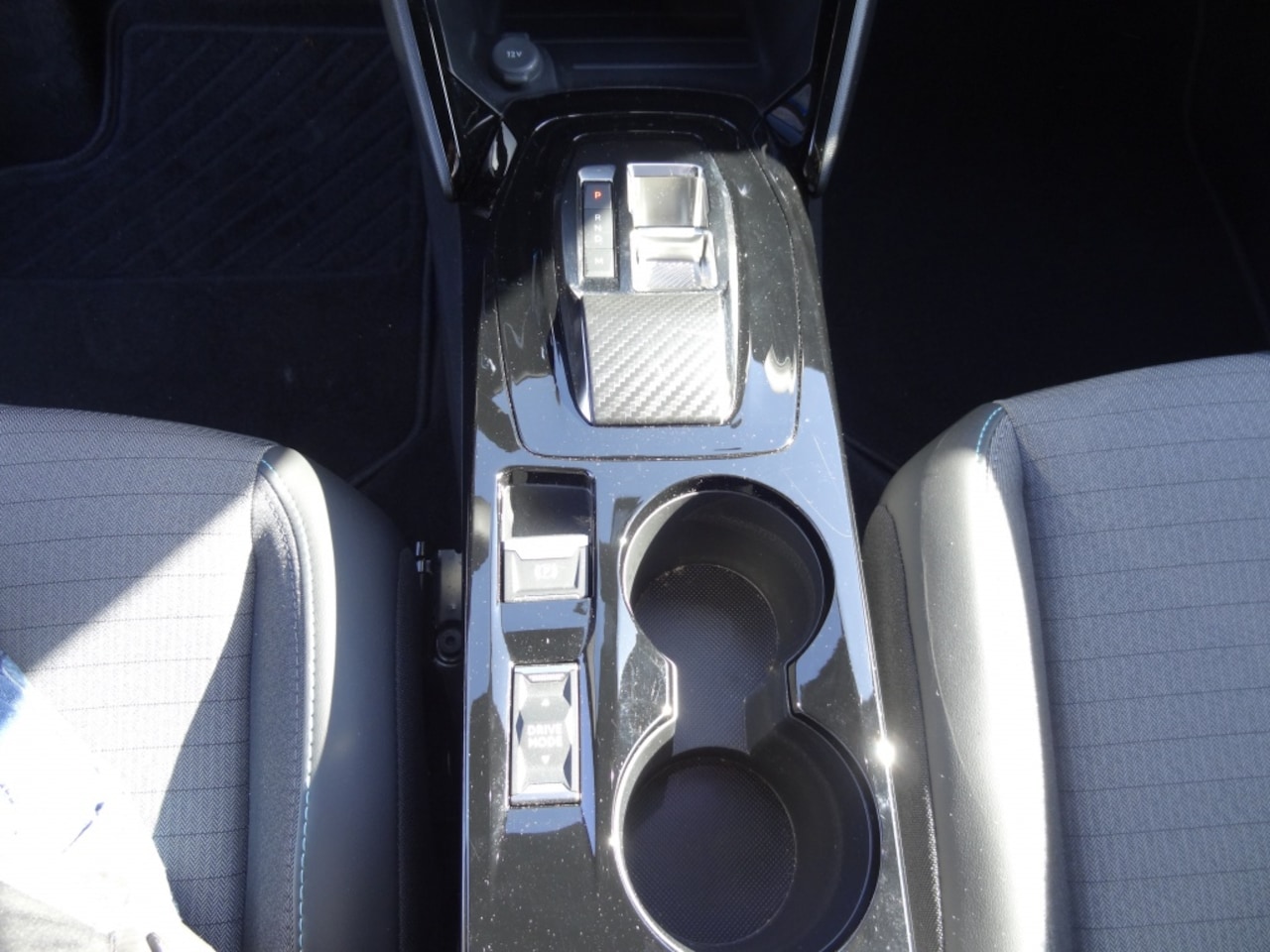 Peugeot 2008 - 130PK Aut. Allure Navigatie/Camera