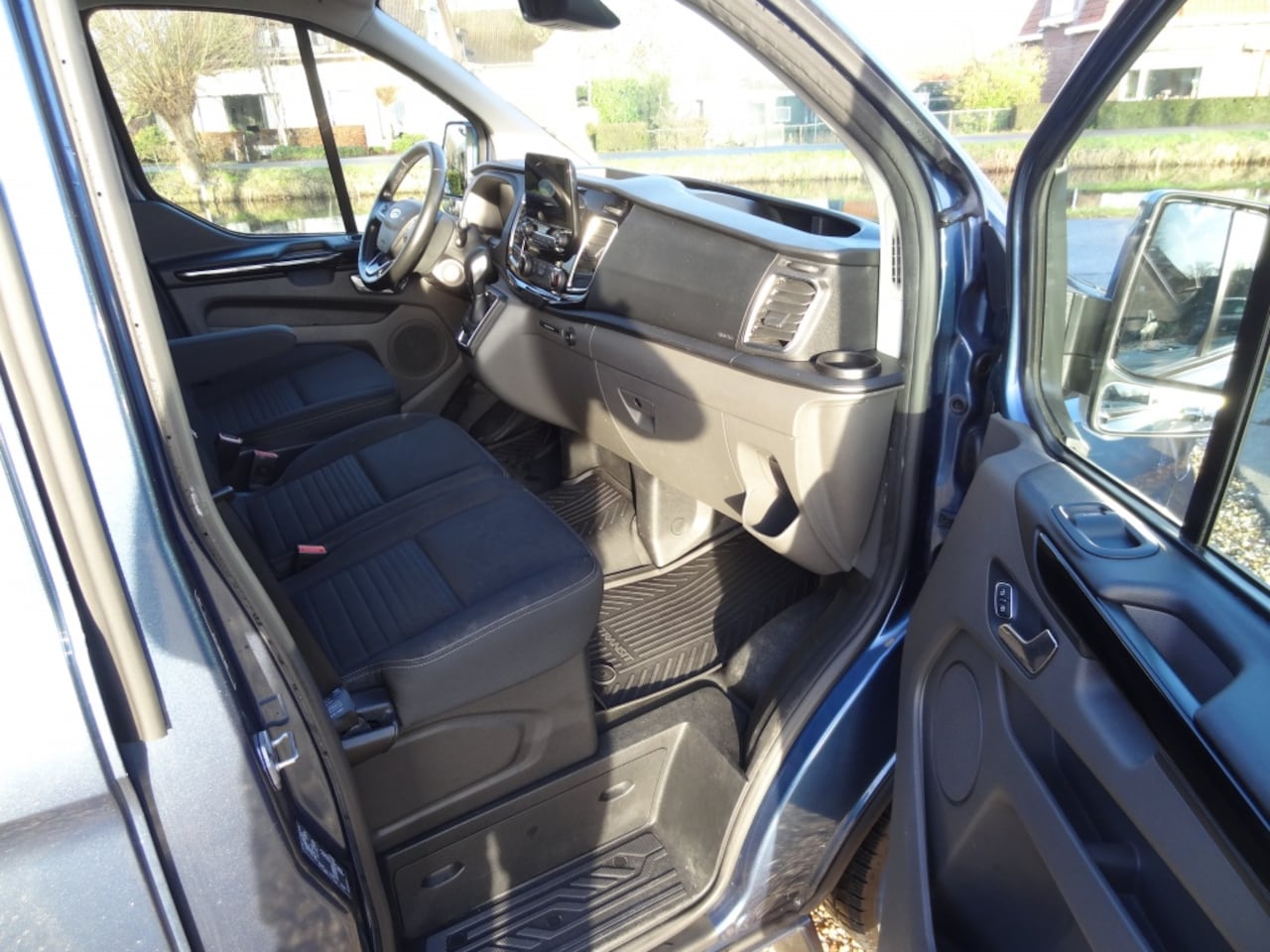 Ford Transit Custom - 130PK L1H1 Aut. Limited Navi/Camera