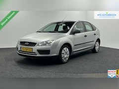 Ford Focus - 1.6-16V Ambiente|Trekhaak|Airco|Cruise|5 DEURS|